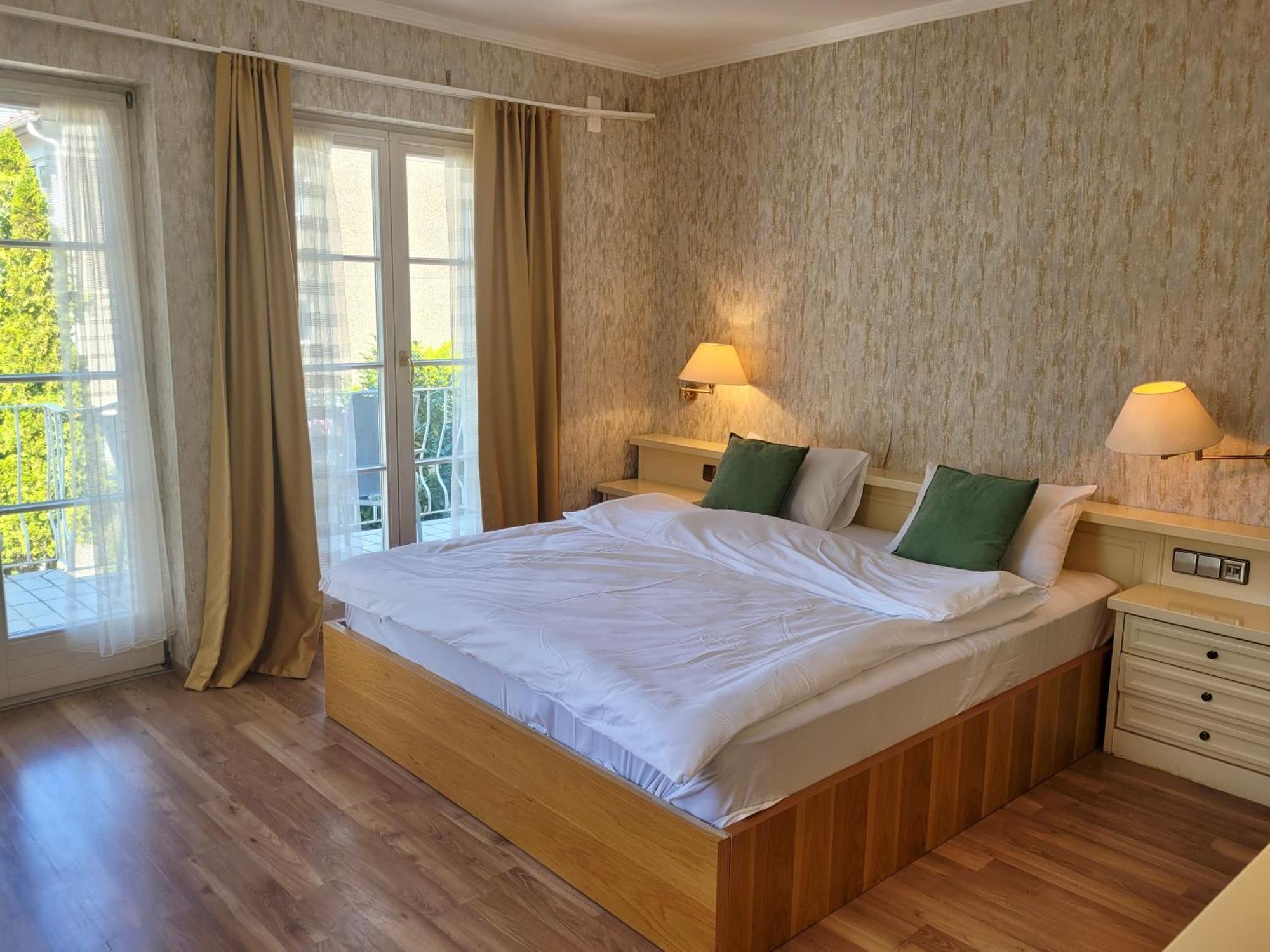 See-Hotel Seeschau - Direkt Am Bodenseeufer Reichenau Luaran gambar